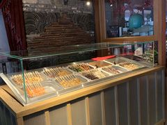 面包甜点陈列柜-江边城外烤全鱼(方庄时代购物中心店)