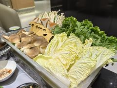 -红鼎豆捞·非遗鲍皇汤火锅(宝丰路店)