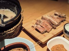 手抓羊肉-蚝翅·海鲜粥·烧烤·龙虾季(海曙天一店)