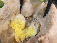 玛琅大粒包细粒牛丸汤-班兰叶印尼美食