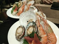 -大中华希尔顿酒店-念自助餐·嗨啤·小龙虾