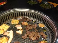 -汉城烤肉·黑金冠(华山路店)