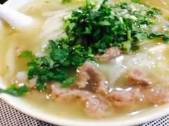 鸡汁仙菌牛肉汤粉-布拉王港式美食(绿城店)