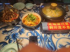 -川流不息·地道川菜·小龙虾(新松江路店)
