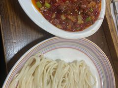 -歹歹的加个面过油肉拌面