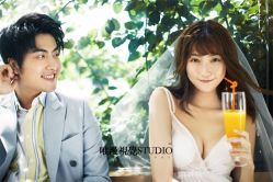 俏皮可爱-巴黎婚纱摄影工作室