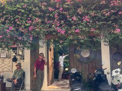 -Cuc Gach Quan Restaurant