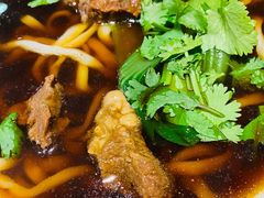 牛肉面-清真吴记门钉肉饼·喜多利