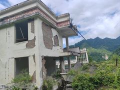 -四川汶川特大地震漩口中学遗址