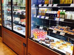 面包甜点陈列柜-巴黎贝甜(望京信万店)
