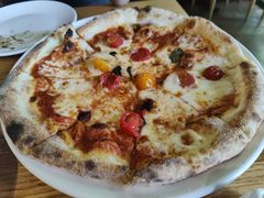 玛格丽塔基本披萨-La Tavernetta(Bar à Vin)(乌鲁木齐路店)