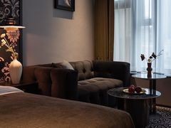 -万泊酒店(长沙五一广场国金中心店)