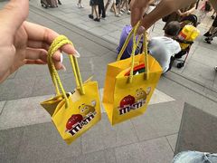 -m豆巧克力世界(上海世茂广场店)