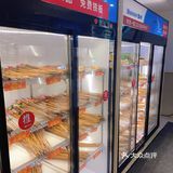 几年前去重庆旅游，朋友介绍这家老字号店。锅底很便宜