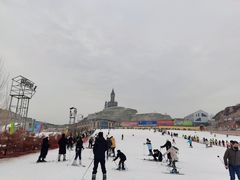 -采薇庄园四季滑雪场