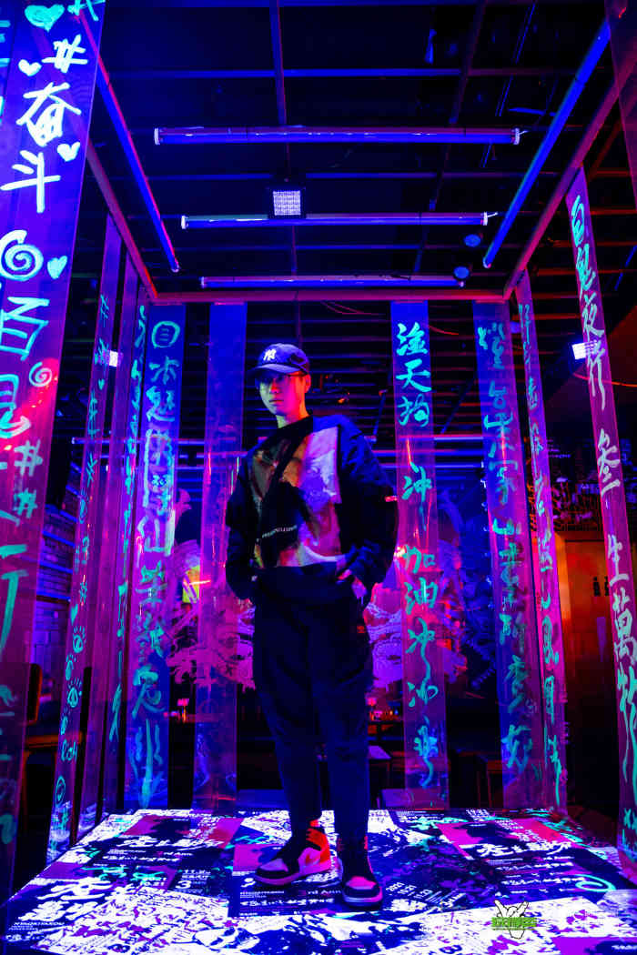 听说了很久的百鬼夜行也总是在九街看到百鬼夜行这次回重庆跟着朋友一