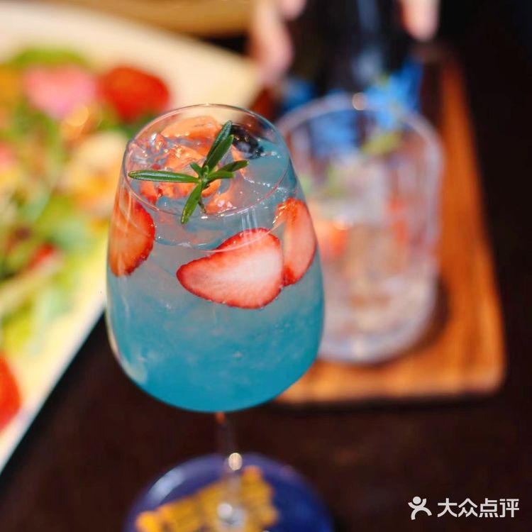 蓝蛙20周年全新菜单，氛围感十足的西餐厅