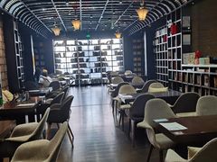 -钟书阁(松江泰晤士小镇店)