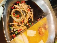 -湊湊火锅·茶憩(杭州湖滨银泰in77店)