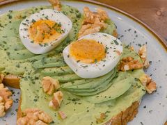 牛油果煮蛋吐司-RAC BAR(安福路店)