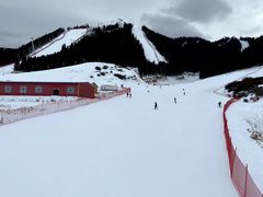 -丝绸之路山地度假区滑雪场