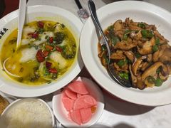-渝是乎酸菜鱼(龙旗购物中心店)