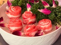 玫瑰花牛肉-故里和山·成都火锅(欢乐港湾店)