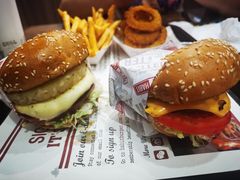-The Habit Burger Grill 哈比特汉堡(世博店)