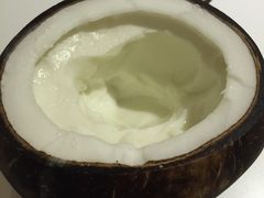 -志龙皇冠吃货椰子铺