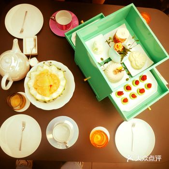 环境设施：37楼，有露台，适合看街景，夕阳