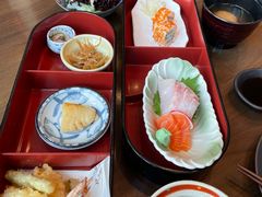 鹤便当-Tsuru鹤日本料理(静安香格里拉店)