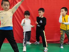 -悦动体能篮球羽毛球网球(三里河店)