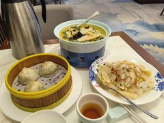 -满江红四季餐厅 · 国家五钻级酒家(新纪元大酒店店)