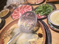 -洱火云南酸菜牛肉火锅(石景山当代商城店)
