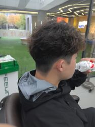 -尤司男士国潮理发馆