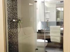 -桔子酒店(上海西藏北路地铁站店)