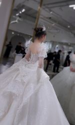 -艾米丽婚纱礼服