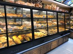 面包甜点陈列柜-长乐饼家(五羊新城店)