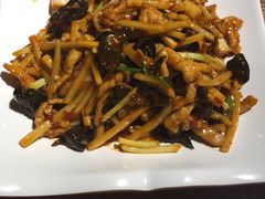鱼香肉丝-老九巷川小馆(万松园店)