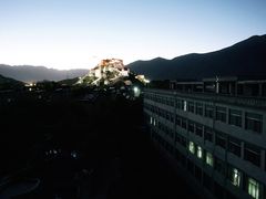 -平措康桑·和牛自助观景餐厅(布达拉宫店)