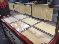面包甜点陈列柜-客家大院·非遗赣南客家菜(郁孤台店)
