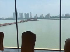 -贝勒爷·酥不腻烤鸭