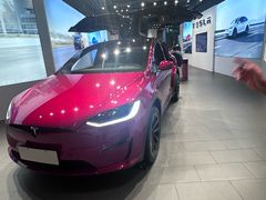 -TESLA 特斯拉(上海太古汇体验店)