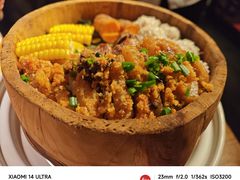 舅母子家的腊猪蹄-帅巴人舅母子腊蹄民俗村