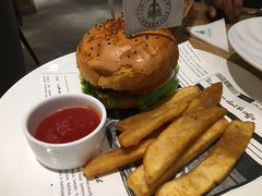 -LO CALCOW卡路力轻食主义餐厅(陆家嘴店)