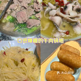 西湖边拥挤的跷脚牛肉馆子