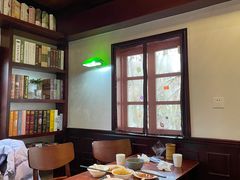 靠窗位-付小姐在成都(中山公园店)