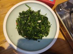 -挂旗柴锅鸡(蚌山区嘉年华店)