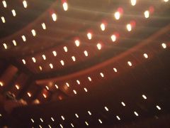 天花板-天桥杂技剧场