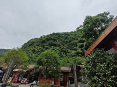 -高荡千年布依古寨旅游景区